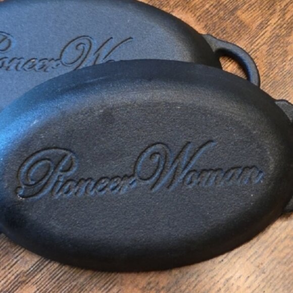 Pioneer Woman Cast Iron Oval Au Gratin Bakeware Pans (2) - Picture 3 of 6